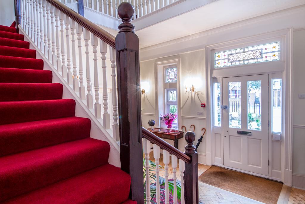 Villiers LodgeSurbiton エクステリア 写真