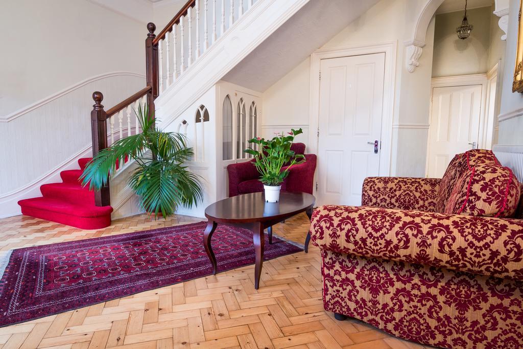 Villiers LodgeSurbiton エクステリア 写真