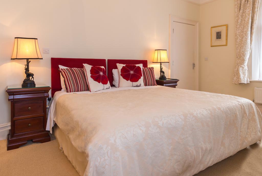 Villiers LodgeSurbiton エクステリア 写真