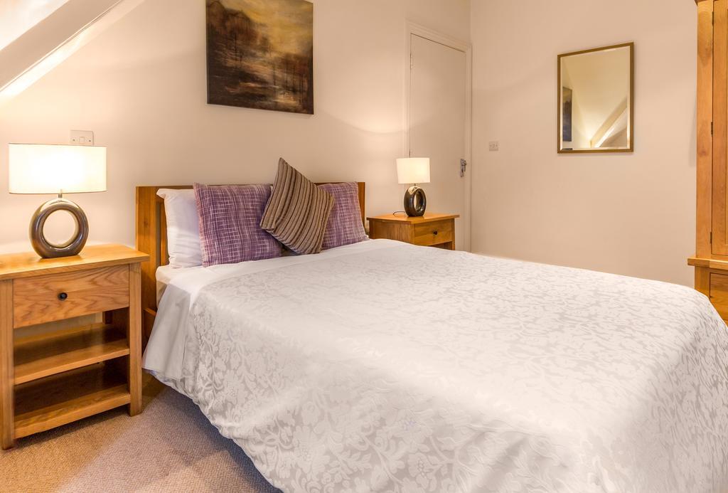 Villiers LodgeSurbiton エクステリア 写真