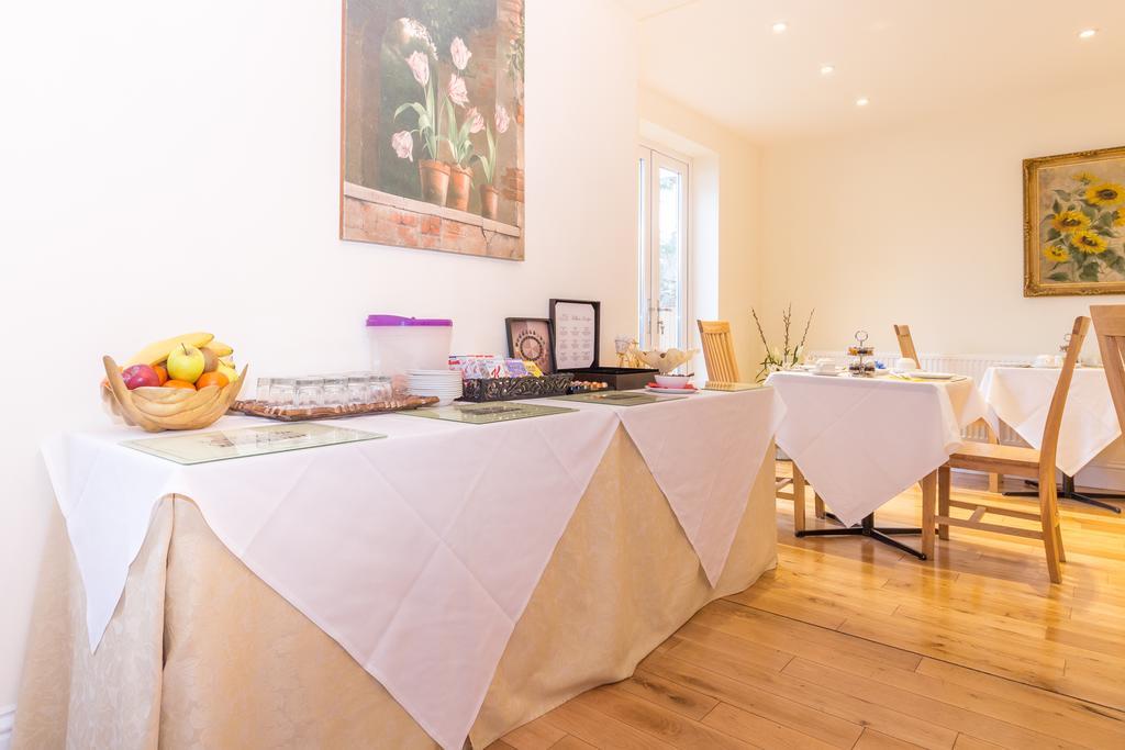 Villiers LodgeSurbiton エクステリア 写真